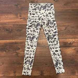 Mono B leggings size small